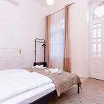 2Br Modern Elegance W Sauna And Ac By