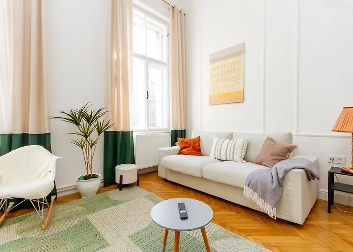 2Br Modern Elegance W Sauna And Ac By