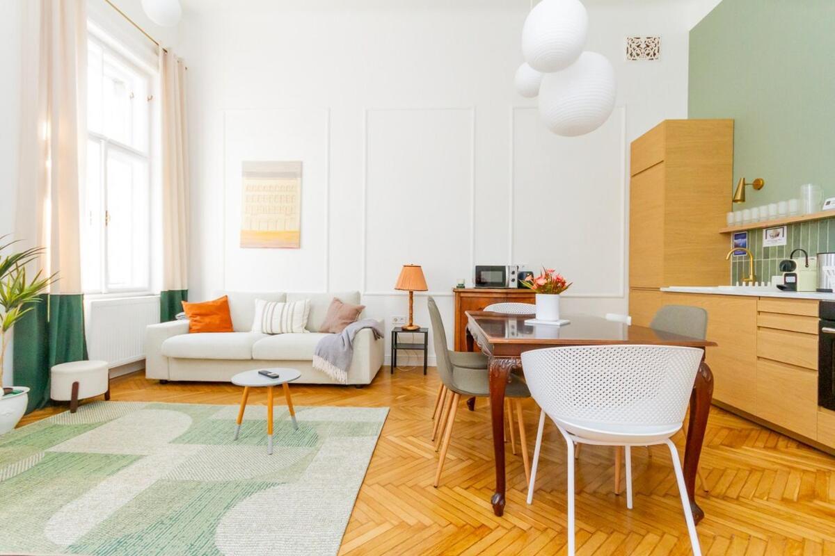 2br Modern Elegance W Sauna And Ac By Apartment *