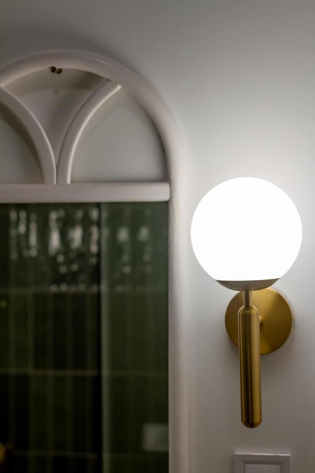2br Modern Elegance W Sauna And Ac By Budapest